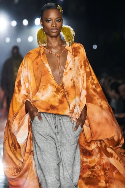 Look 30